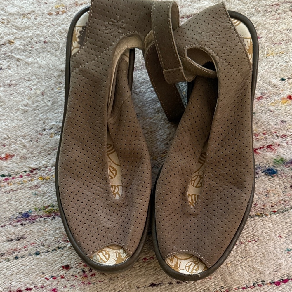 Fly London Brown Size 8 in US.Perforated Platform Sandals!Color is olive green.